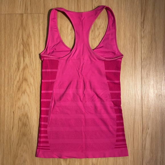 Pink workout top - Picture 4 of 6